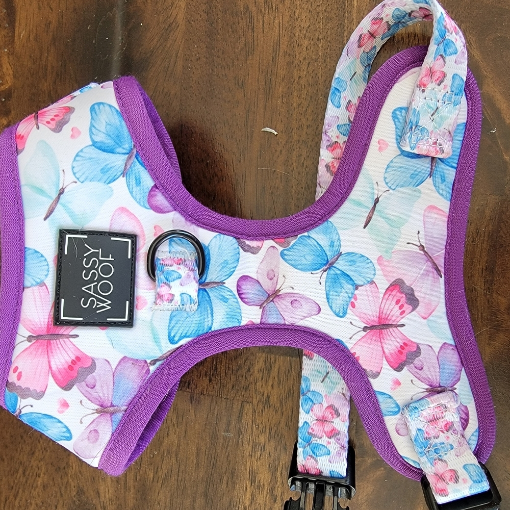 Sassy woof adjustable harness